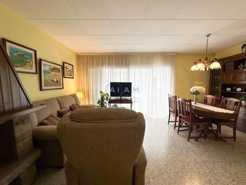 Piso en Venta Calella 4 Dormitorios Playa Centro Tren