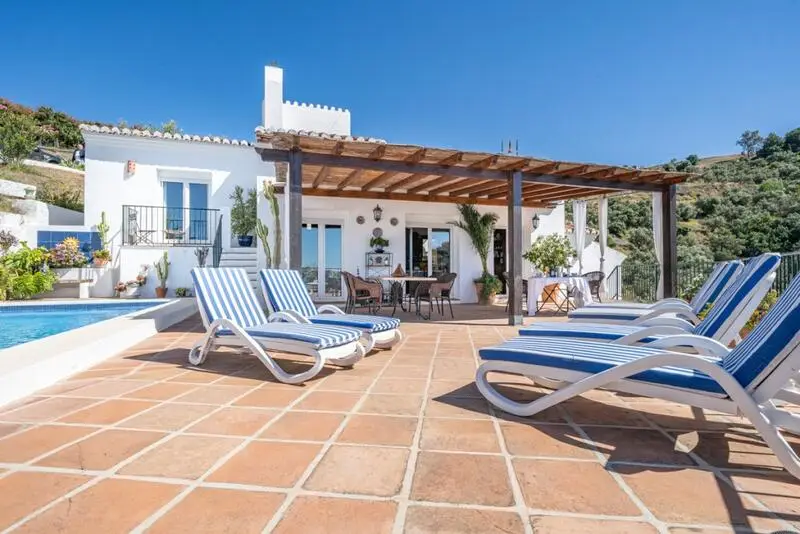 Villa 3 Dormitorios Frigiliana Málaga Vistas al Mar Piscina Privada