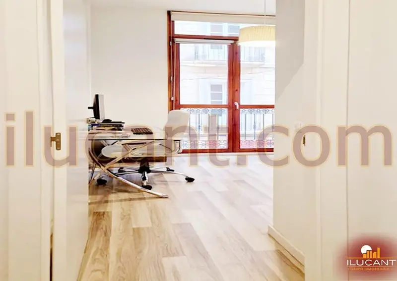 Venta Piso con terraza en Centro Alicante 3 habitaciones 1 bao