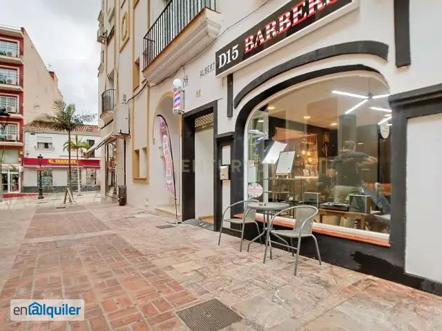 Traspaso Barberia Arroyo de la Miel Equipada 70m2 3 Puestos