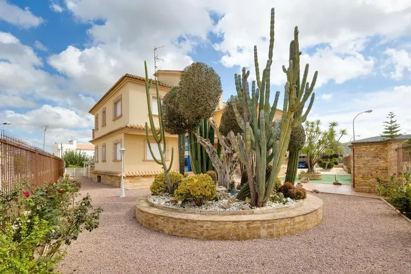 Chalet 7 Dormitorios Orihuela