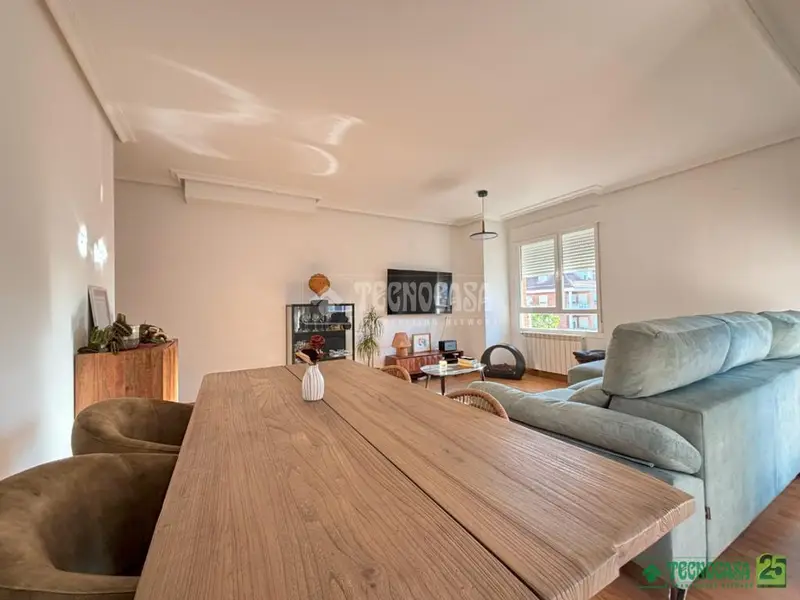 Piso en Venta Los Viñedos 170m2 3 Dorm 2 Baños Piscina Garaje