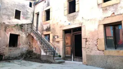 Masía de 227m2 con 7 habitaciones cerca del tren