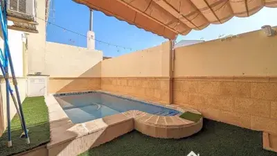 Chalet en Venta 184m2 4 Dorm 2 Baños Piscina Jardín