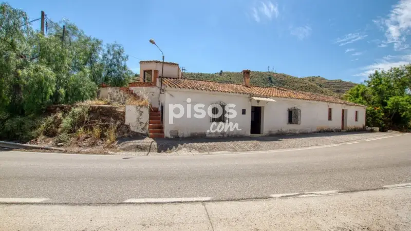 Casa en Venta La Aldea 81m2 2 Dormitorios Chimenea