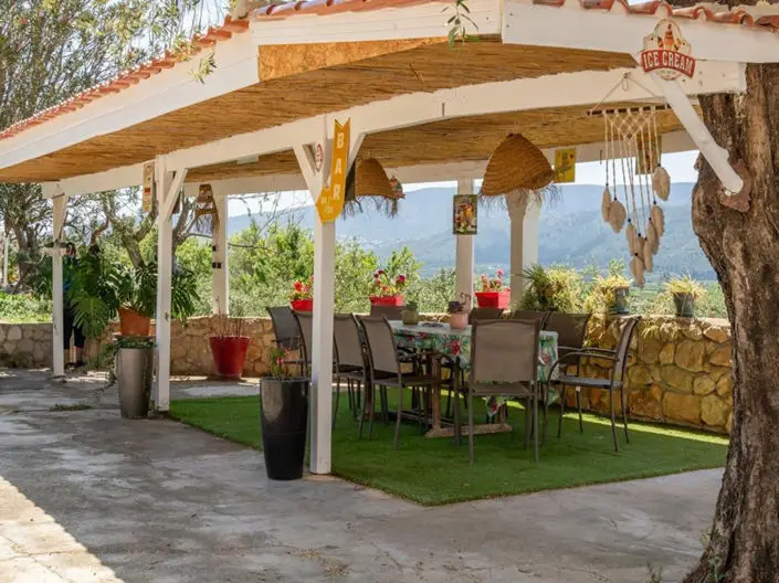 Villa de Lujo 4 Dormitorios con Hotel para Gatos en Beniarbeig