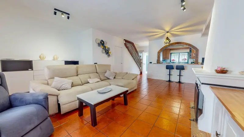 Adosado de 4 Dormitorios en venta Benahavis, España