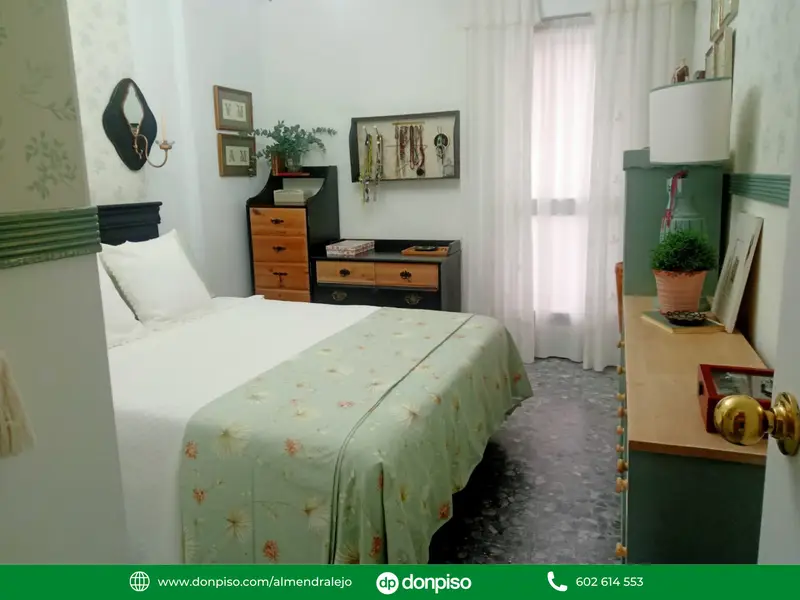 Casa en venta en San José de la Rinconada: 4 habitaciones, patio y piscina