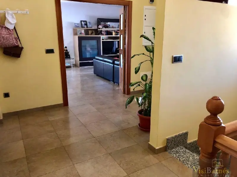 Chalet en Lorca con 4 Dormitorios y Gran Parcela