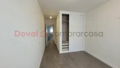 Piso en Alquiler O Porrino: Moderno, 2 Dormitorios, Garaje Doble y Trastero