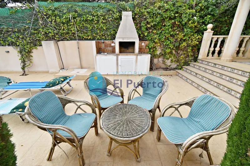 Chalet en venta en La Azohia con piscina privada y vistas al mar