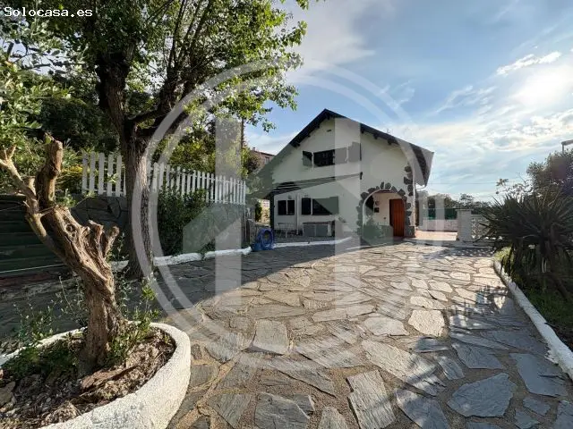 Benvingut A Aquesta Encantadora Casa En Venda En La Tranquil•La Urbanització Del Canadà Parc!