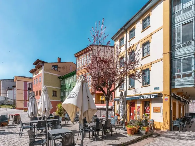 Venta Edificio con Taberna y Proyecto de Hotel en Nava Asturias