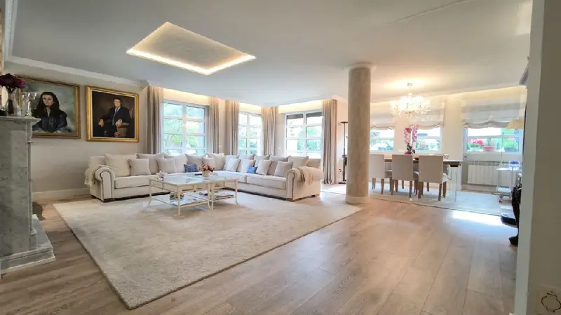 Venta Adosado de lujo en Armentia , Vitoria-Gasteiz - Ref: 1195