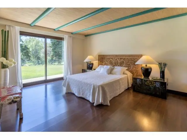 Villa de Lujo en Rio Real Golf Marbella Seis Dormitorios Piscina Privada