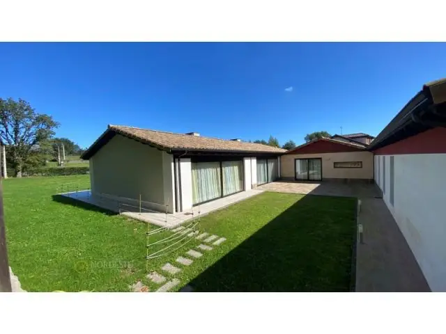 Chalet en La Pereda Llanes 300m2 4 Suites Parcela 1800m2