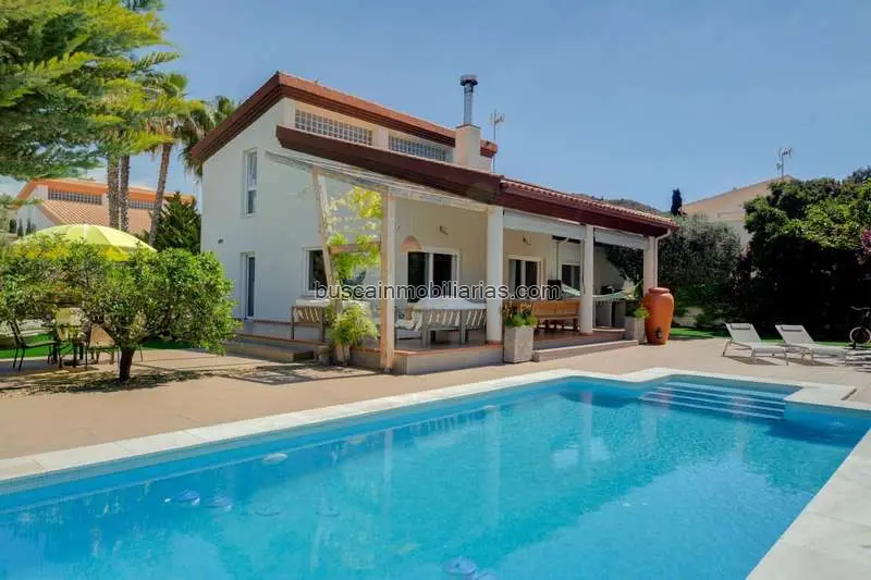 Chalet en Venta Busot 200m2 Piscina Jardin Ecologico
