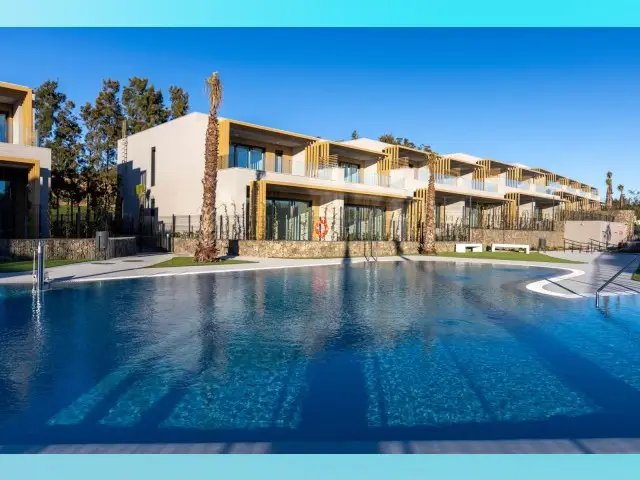 Casa Urbana 3 4 Dormitorios Chaparral Malaga