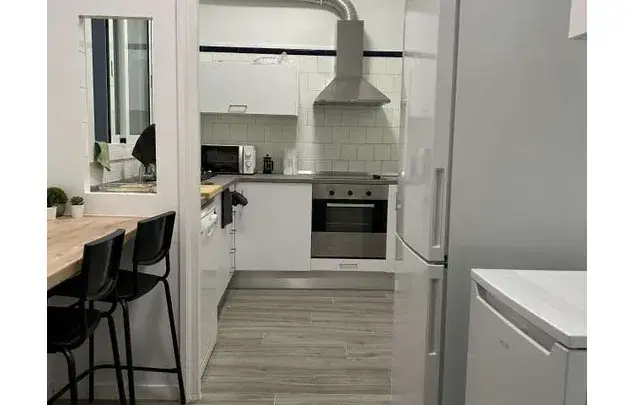 Alquiler Habitaciones 140m2 Barcelona Piso Amueblado Patio Terraza
