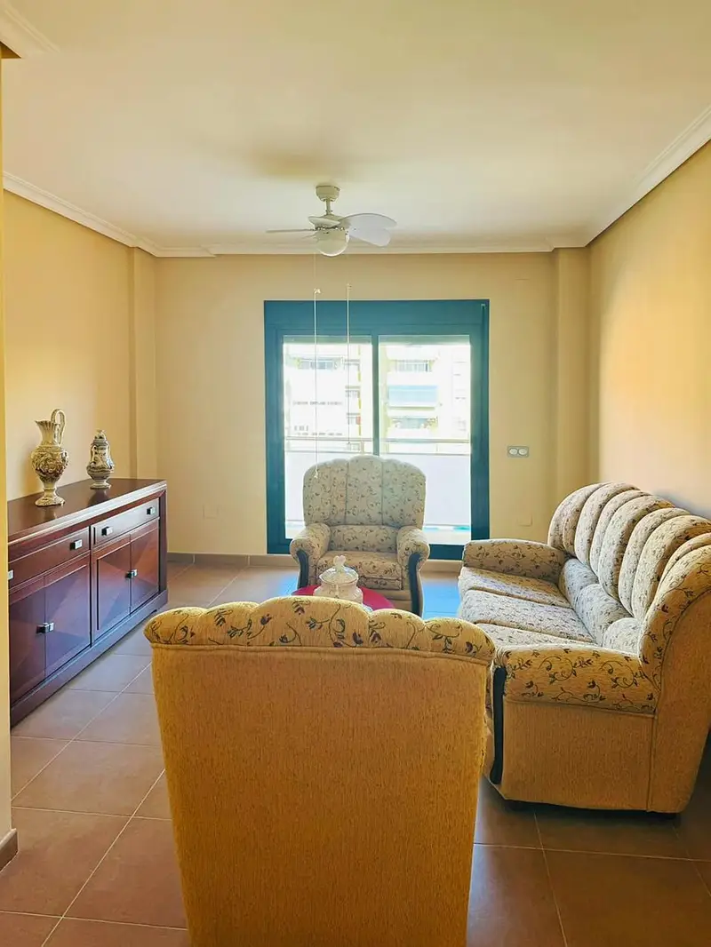Apartamento en Torremolinos con Terraza y Garaje