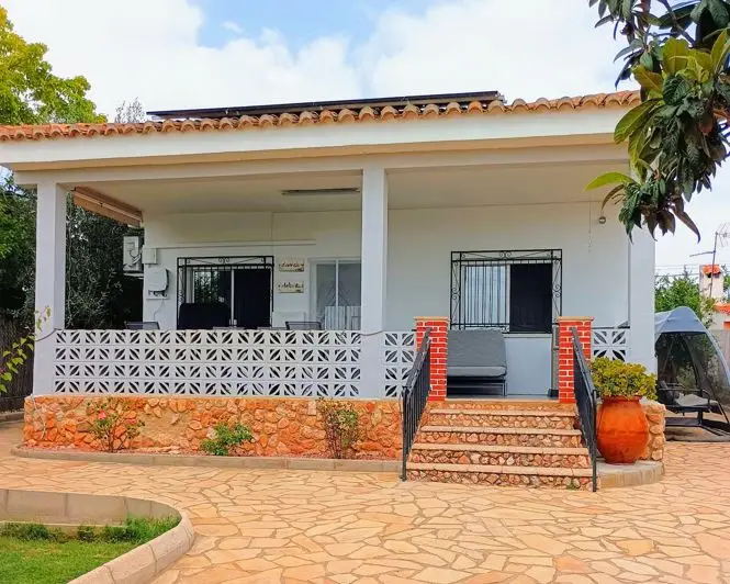 Villa 3 Dormitorios Picassent Cerca Metro Piscina Privada