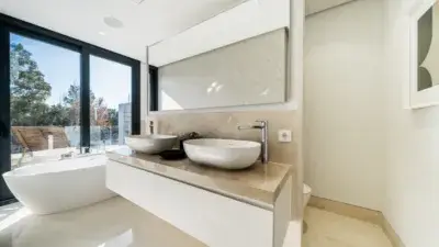 Chalet de Lujo en Venta en Los Olivos del Campanario