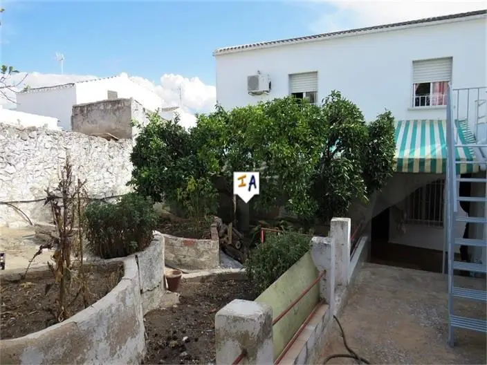 Casa de 6 Dormitorios en Venta en Bobadilla Jaen
