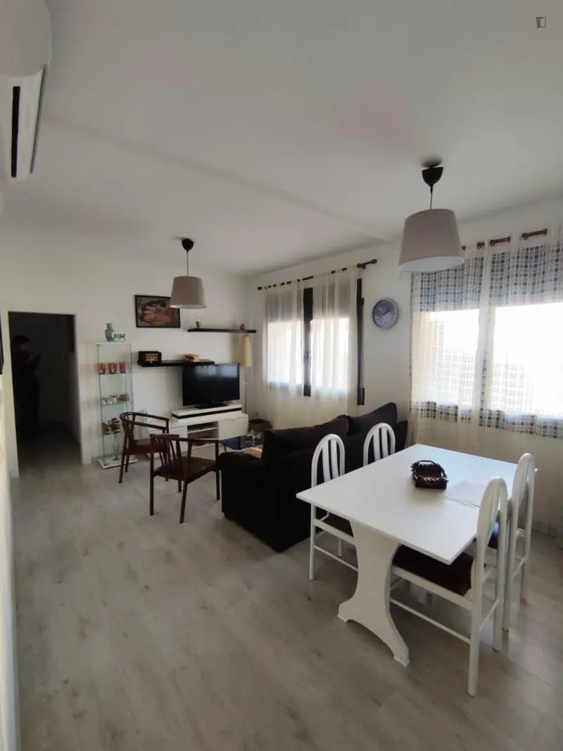 Apartamento 2 Dormitorios Cerca de Metro La Sagrera