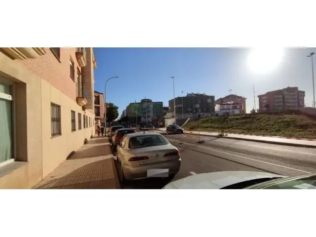 Local en Bruto en Cerro del Viento 65m2 Ideal para Negocios