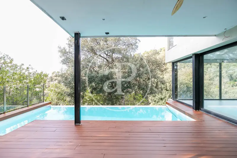 Casa en Sarria con Piscina Jardin y Garaje Cerca de Barcelona