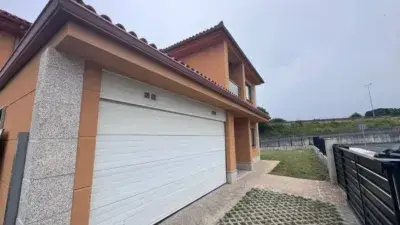 Chalet en Alquiler Ferrol 5 Dormitorios Jardin Garaje 248m2