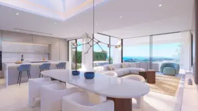 Villa de Lujo en Estepona Golf: 3 Dormitorios, Piscina Infinity y Vistas al Mar