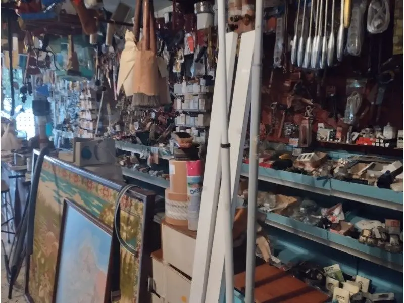 Venta Local Comercial Castaño de Eiris Ferreteria 132m2
