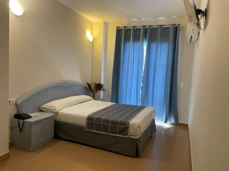 30 Cuarto Local Comercial en venta
Granada, Granada