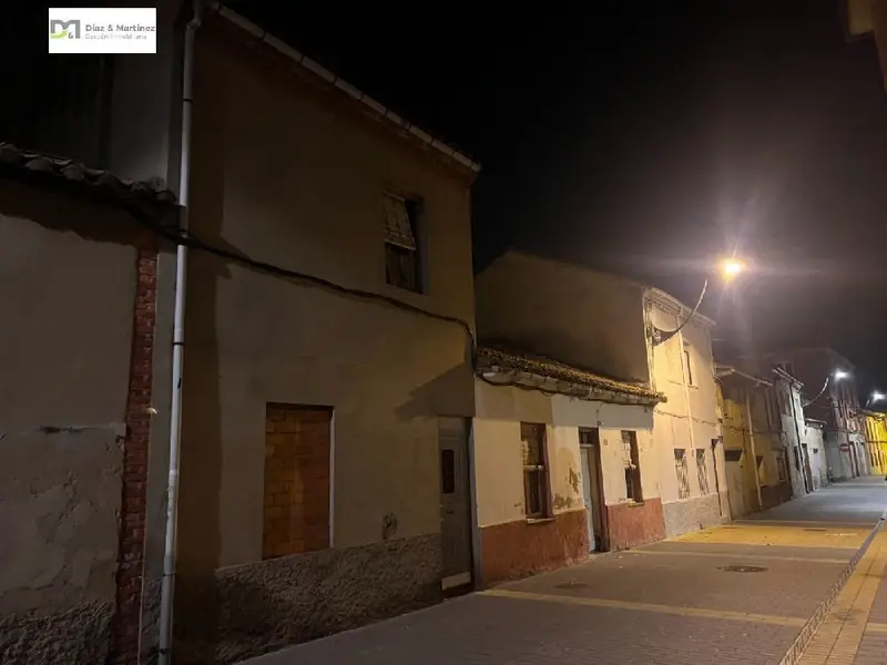 Venta Casa Trobajo del Camino 150m2 Patio Amplio Reforma