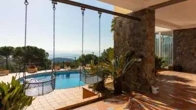 Chalet en Venta en Serrat de la Ametlla con Piscina y Vistas