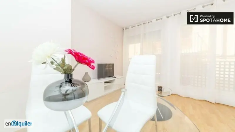 Apartamento Moderno 2 Dormitorios Balcón Valencia Ciutat Vella