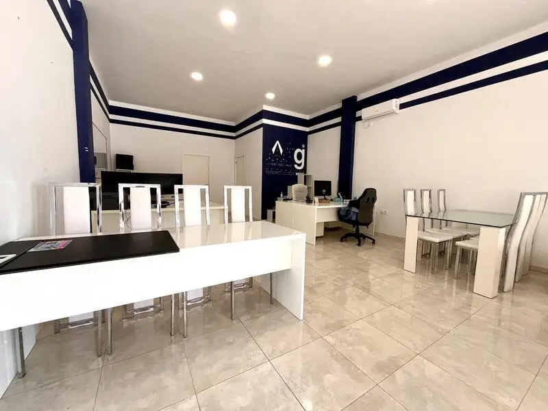 Oficina en Venta Playa Flamenca - 72m² - Amueblada y Renovada