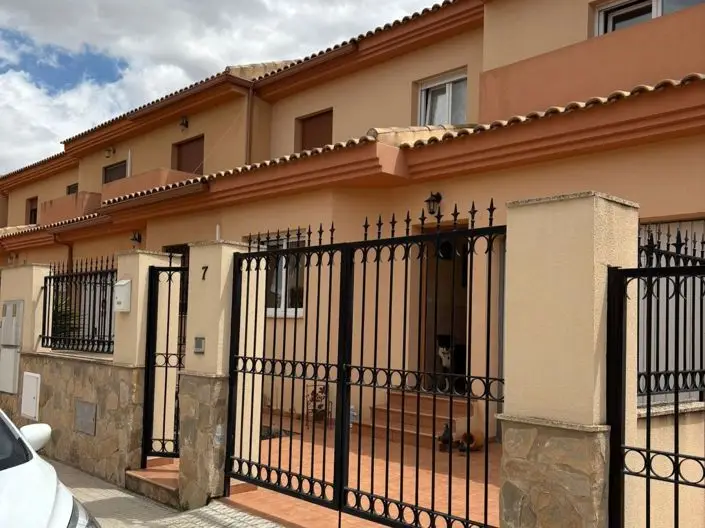 4 Bed Townhouse for sale