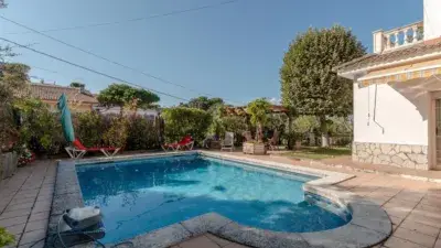 Casa en Venta en Can Massuet del Far 5 Dormitorios Piscina Jardin