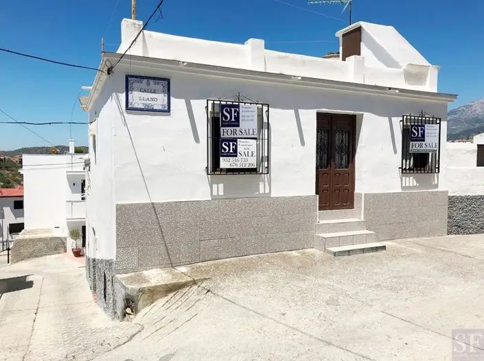 Casa Tradicional en Cómpeta con Garaje y Terraza
