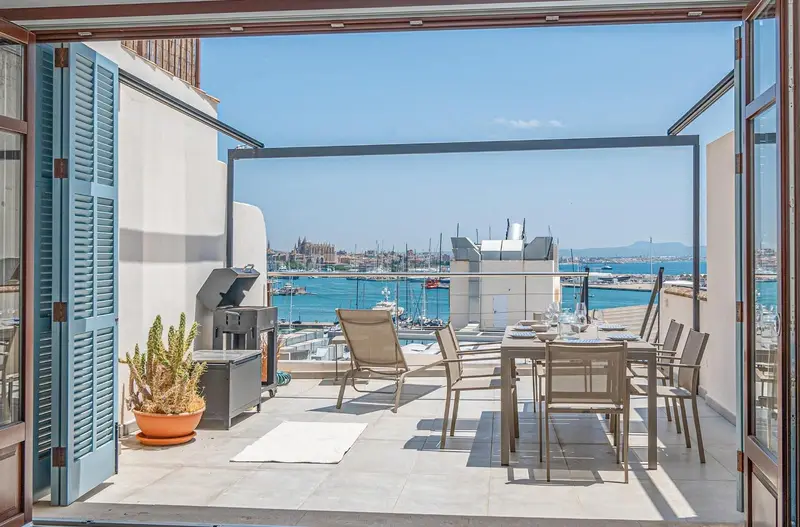 Dúplex con 3 Terrazas y Vistas al Mar en Palma de Mallorca