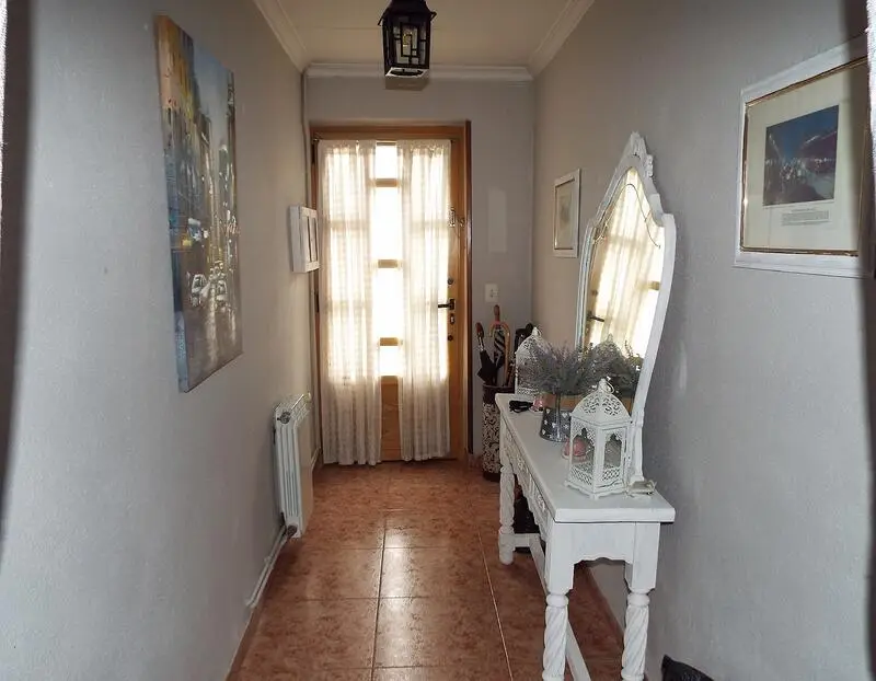 Casa Adosada 4 Dormitorios Ayora Centro Reformada