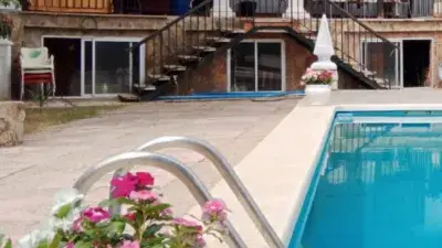 Chalet en Venta en Ubeda con Piscina y Jardin