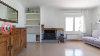 Chalet en Venta en Piera 5 Dormitorios 2 Baños Garaje Patio