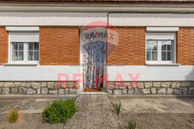 Casa en Venta Villaverde de Iscar con Jardin y Bodega