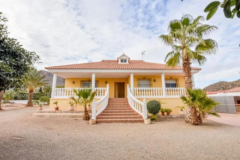 Casa de Campo en Pilar de Jaravia 4 Dormitorios