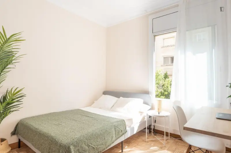 Habitacion Doble en Apartamento Renovado en L'Eixample