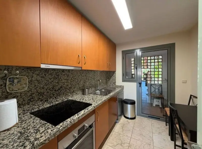 Piso de 2 Dormitorios alquiler Estepona, España
