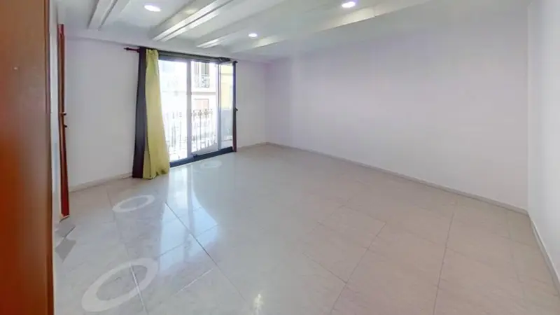 Piso a Reformar 95m2 Ciutat Vella Paralelo